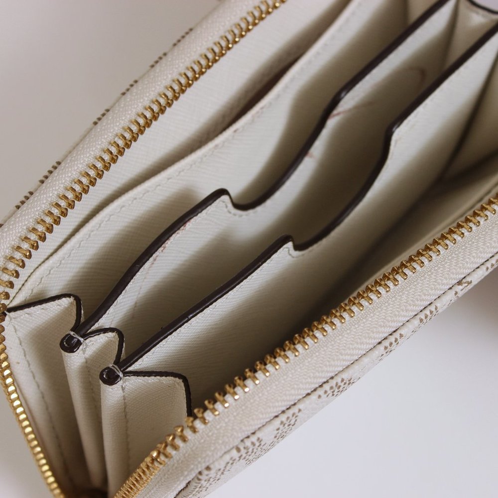 NWOT Michael Kors Wristlet Cream_5